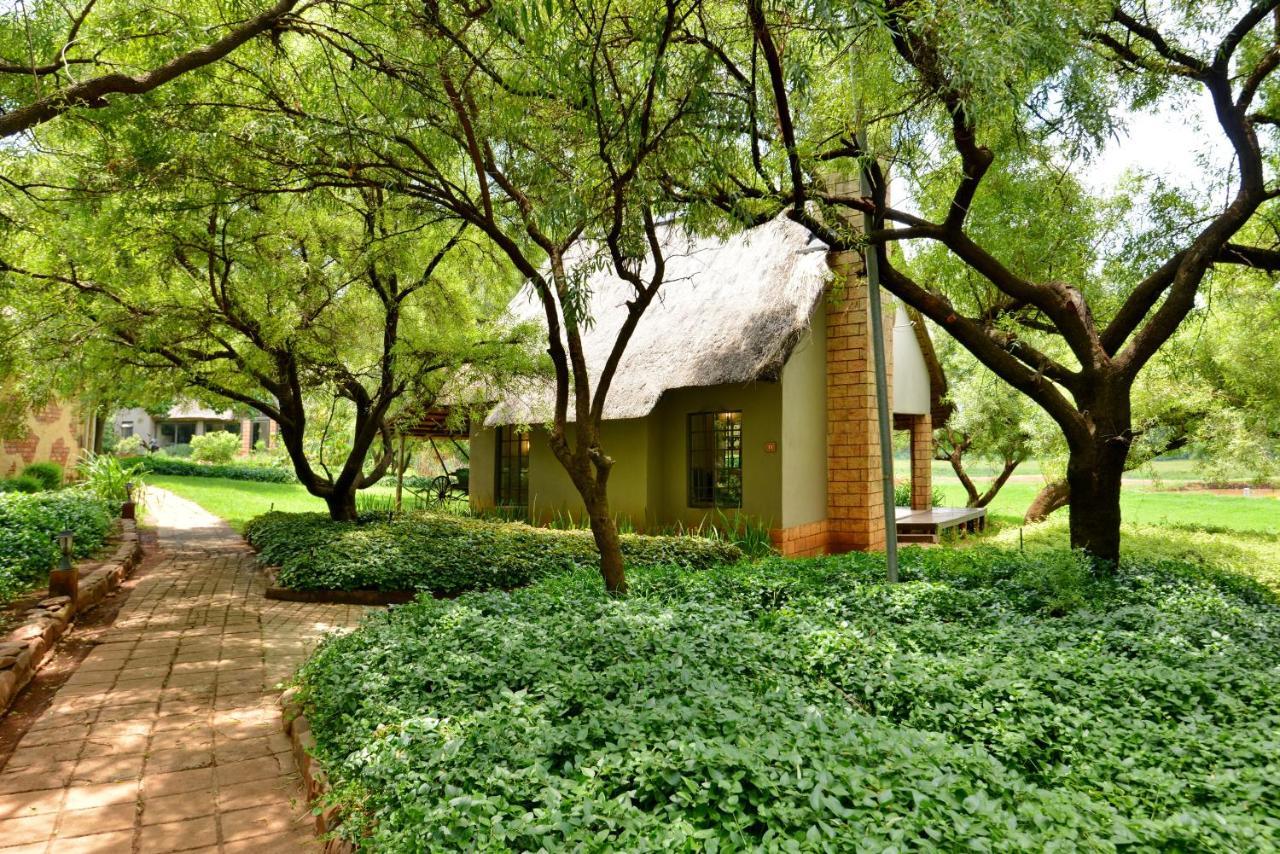 African Hills Safari Lodge & Spa Magaliesburg Exterior foto