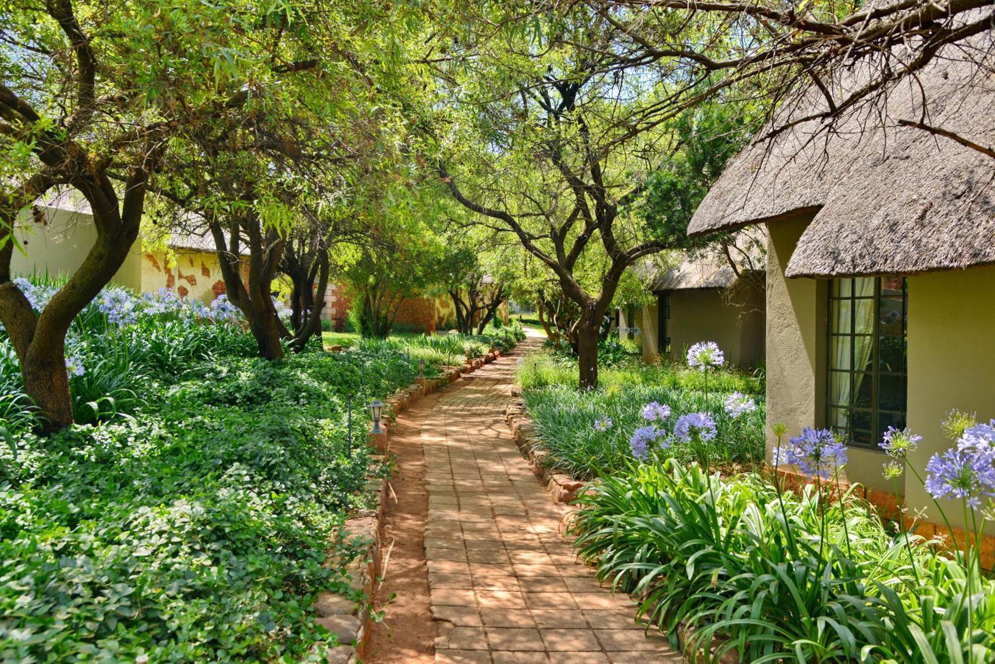 African Hills Safari Lodge & Spa Magaliesburg Exterior foto