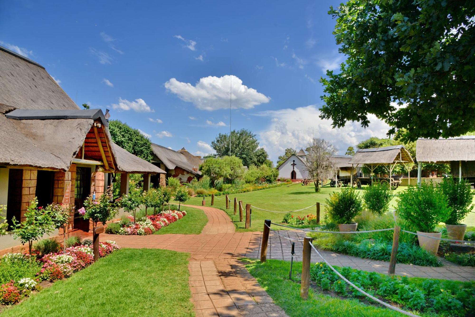 African Hills Safari Lodge & Spa Magaliesburg Exterior foto